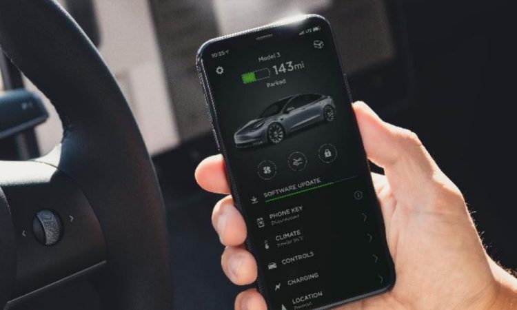 Tesla renforce son application avec des fonctionnalités de sécurité, d&rsquo;assurance et de stockage qui pourraient changer la donne.