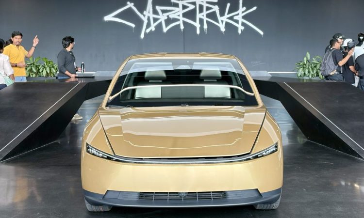 Le Tesla Cybercab subit un changement fou alors que la production de masse démarre !