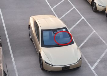 Tesla dévoile un aspect choquant de la fonctionnalité du Cybercab alors que la production atteint le mode Plaid.