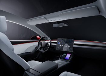 Tesla transforme sa &lsquo;Rave Cave&rsquo; en un espace surprenant pour une nouvelle fonctionnalité de sécurité incroyable.