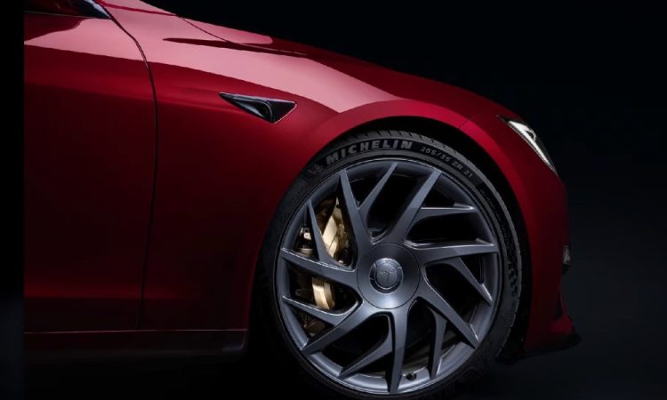 Les propriétaires des modèles S et X de Tesla frappés par une clause de revente complètement folle !