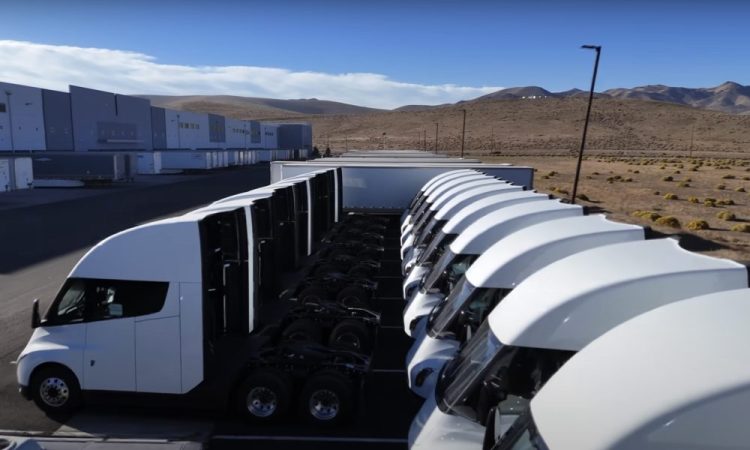 La nouvelle usine de camions Semi de Tesla ouvre ses portes avec un détail qui va bouleverser l’industrie !