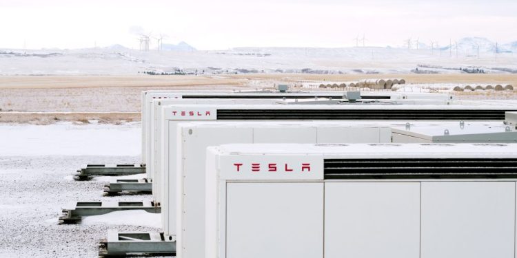 Meta de Zuckerberg s&rsquo;allie à Tesla de Musk pour un projet d&rsquo;énergie propre colossal : un tournant inattendu !