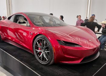 Le Tesla Roadster se met à jour, mais pas comme les fans l’espéraient !