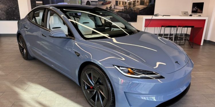 Tesla élargit sa palette de couleurs pour le grand public aux États-Unis : une surprise qui change tout !